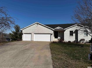 533 Woodbridge Dr, Quincy, IL 62301