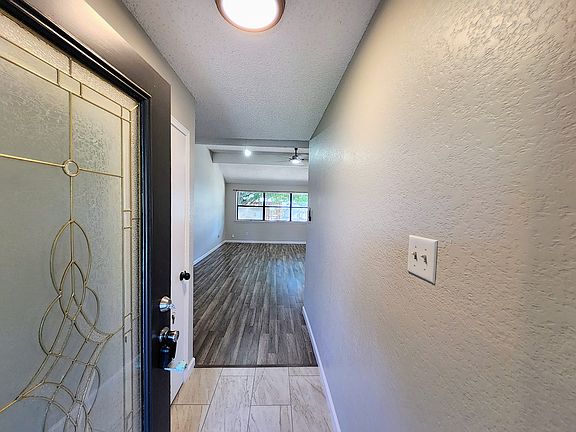 3rd image of 2641 Berkshire Ln