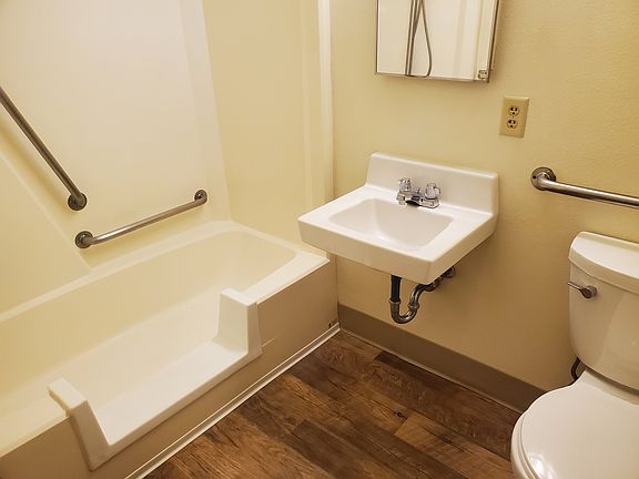 4th image of 622 S Court St APT 108