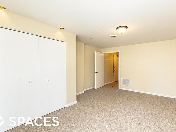2nd image of 1131 N State St #4C_SRE