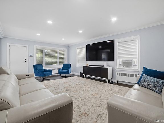 3rd image of 1090 Midland Avenue