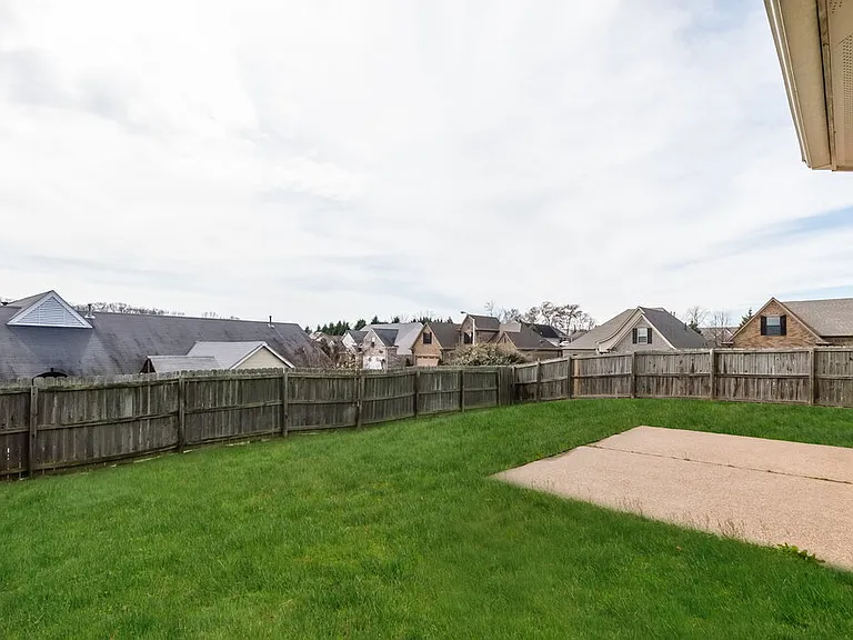10805 Paul Coleman Dr — Photo 15