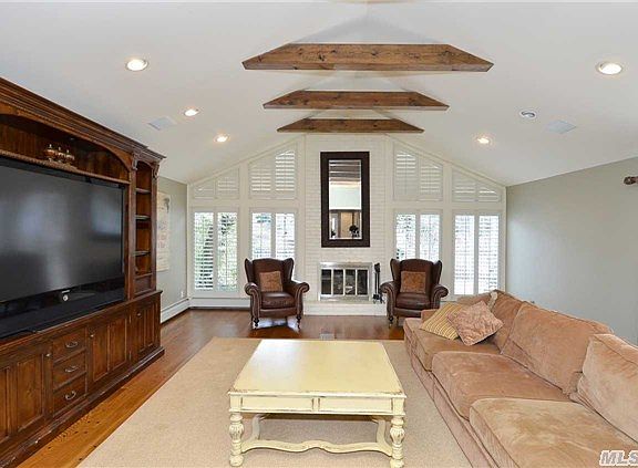3rd image of 3 Burnham Ln