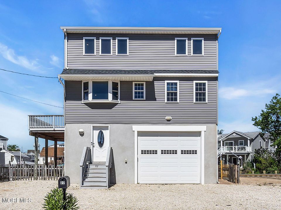 1st image of 27 Robert Drive