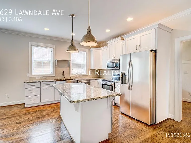 2629 Lawndale Ave — Photo 5