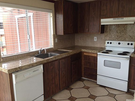 5th image of 4060 Weymouth Ln