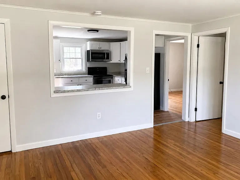 98B Burnell Dr — Photo 5