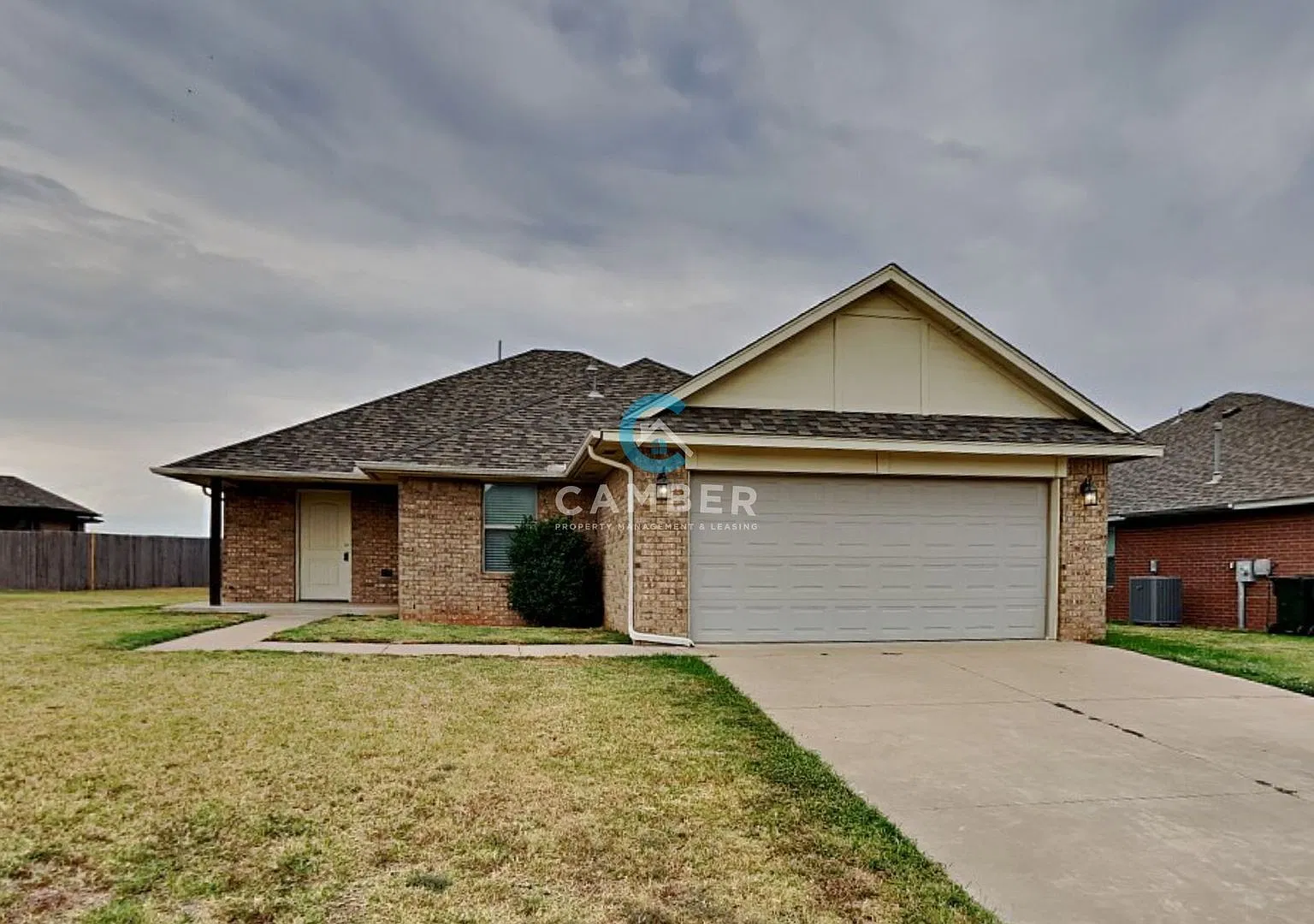 Very Nice 4 Bedroom 2 Bath Home in Yukon Schools — Photo 2