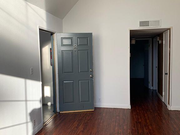 2nd image of 6910 Balboa Blvd APT 8