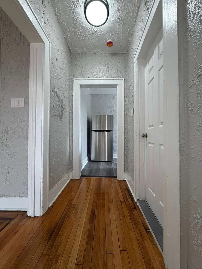 Building Photo - 645 Summer Ave #D3
