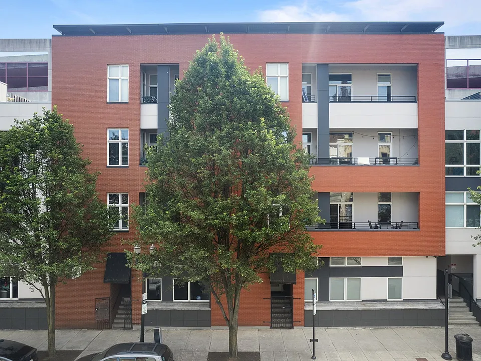 1150 Vine St #24
