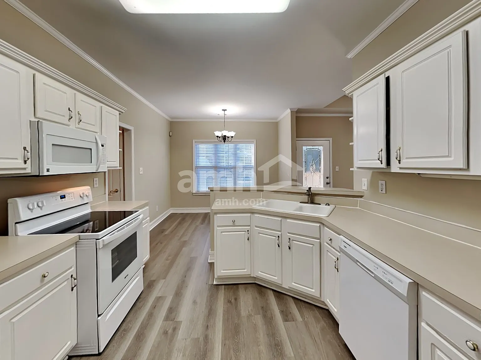 3 bed, 2.0 bath, 1511 sqft, $1,920 — Photo 3