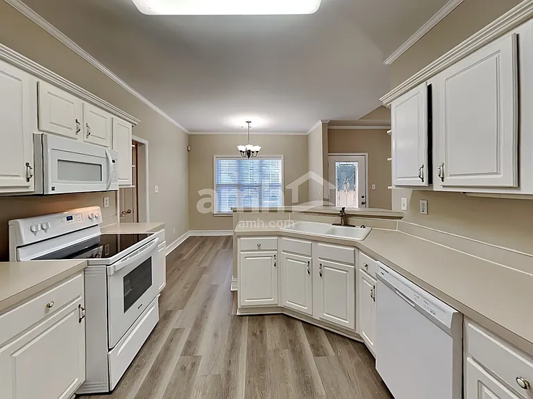 153 Brookhaven Ln — Photo 3