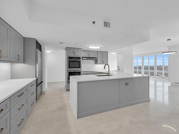 4th image of 529 S Flagler Dr #14H-1