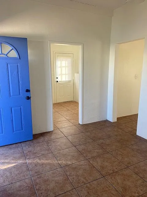 1 bed, 420 sqft, $899 — Photo 4