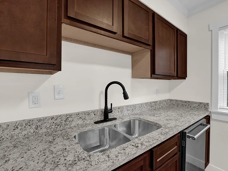 759 E Mallory Ave — Photo 6