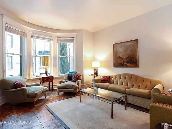 3rd image of 3824 N Alta Vista Ter