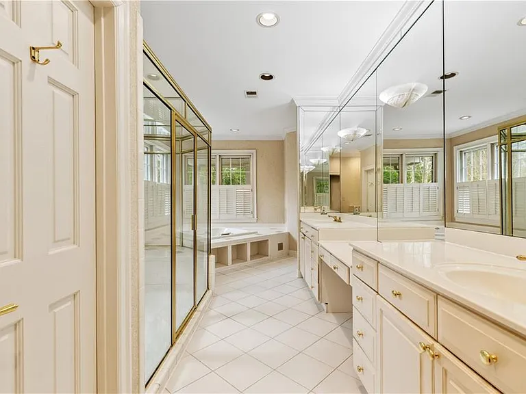 430 W Wesley Rd NW — Photo 53