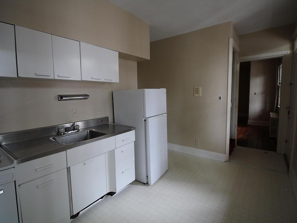 Kitchen Pic 1