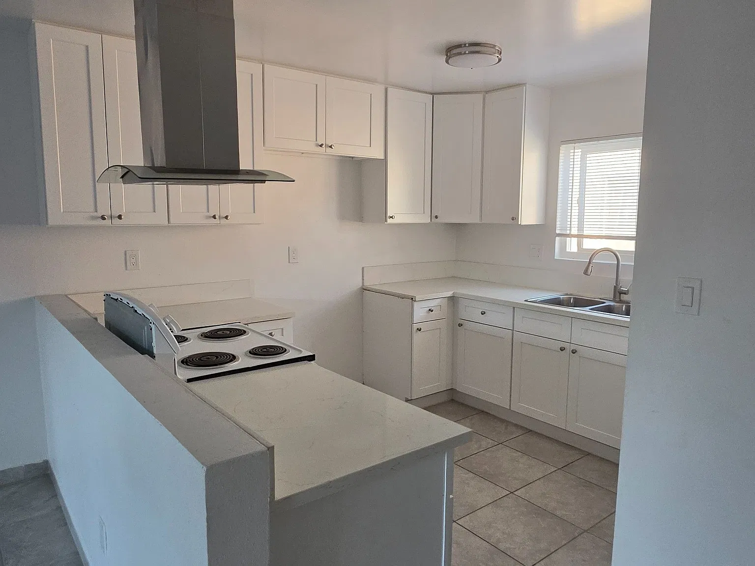 8553 Cedros 1BD 1BA — Photo 2