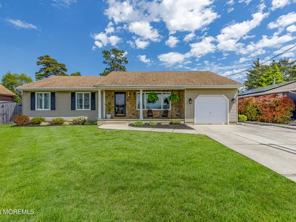 158 Pinewood Road, Toms River, NJ 08753