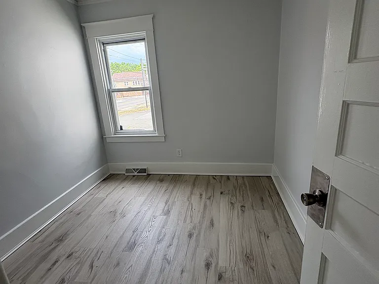 236 Mohawk Ave #3 — Photo 6