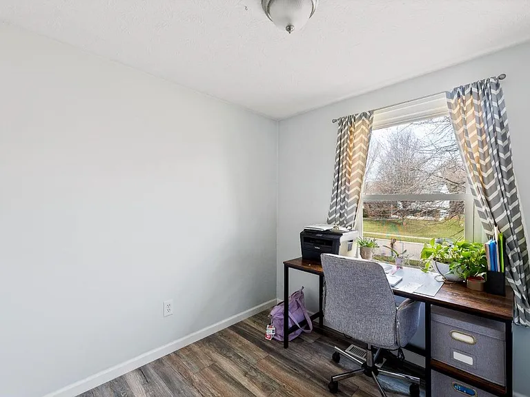 1353 Firethorne Dr — Photo 20