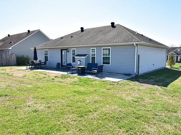 2nd image of 3139 Paradise Cir