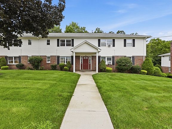 3rd image of 119 Colonial Cir Unit A