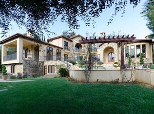 24621 Summerhill Ave, Los Altos, CA 94024