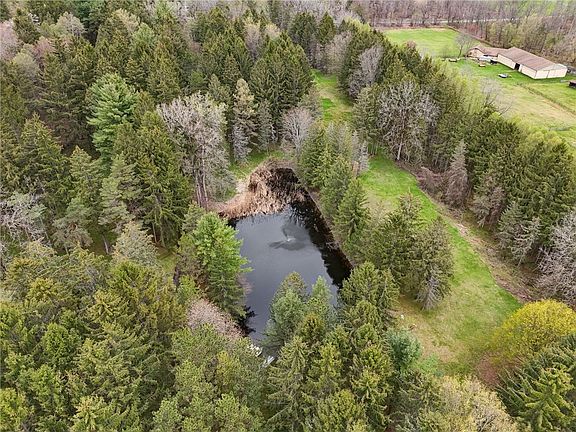 3rd image of 260 Mendon Center Rd