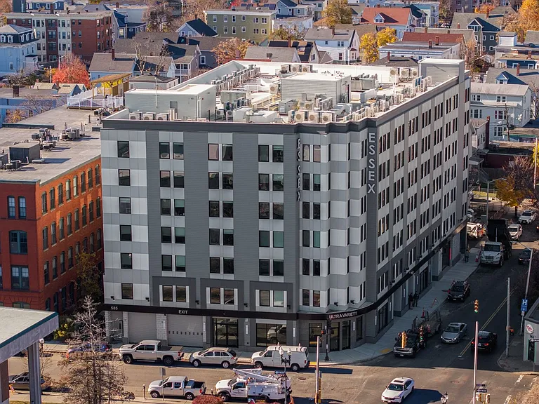 585 ESSEX STREET — Photo 17