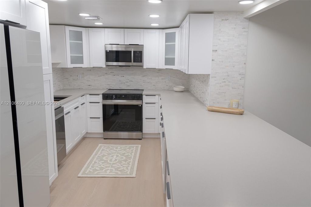 3051 N Course Dr APT 107, photo 4