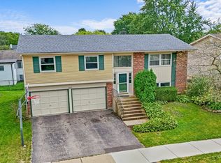 1485 Westbury Dr, Hoffman Estates, IL 60192