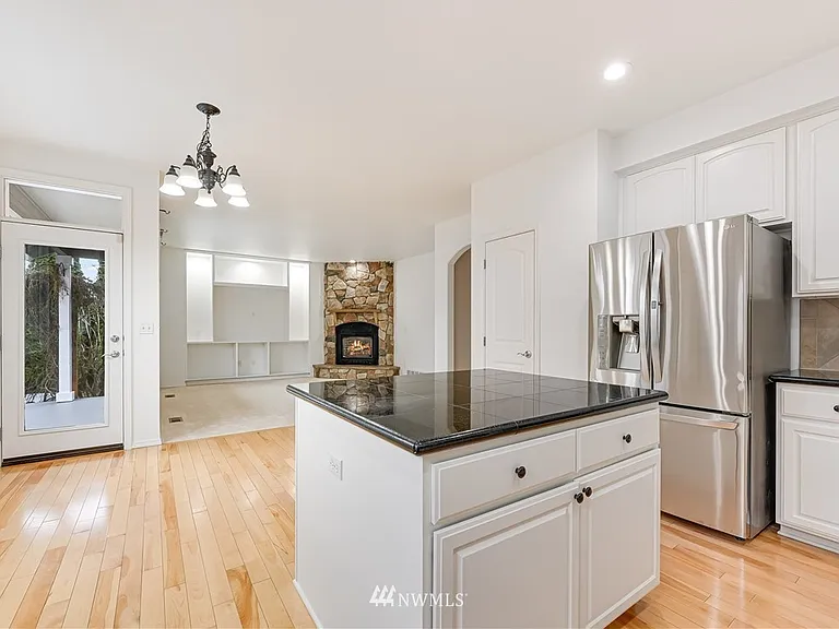 18820 35th Dr SE — Photo 5