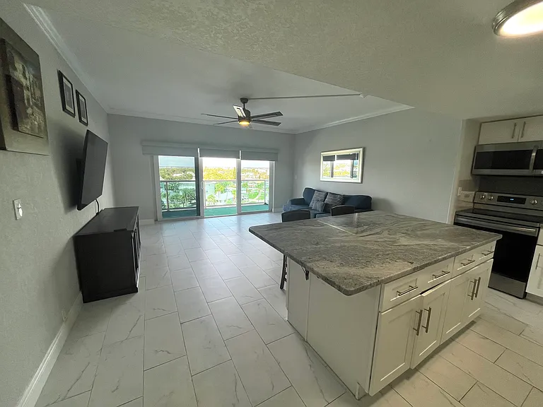 880 Mandalay Ave #N502 — Photo 7