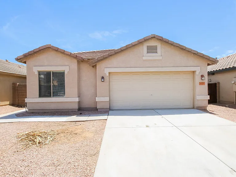 475 W Holstein Trl — Photo 1