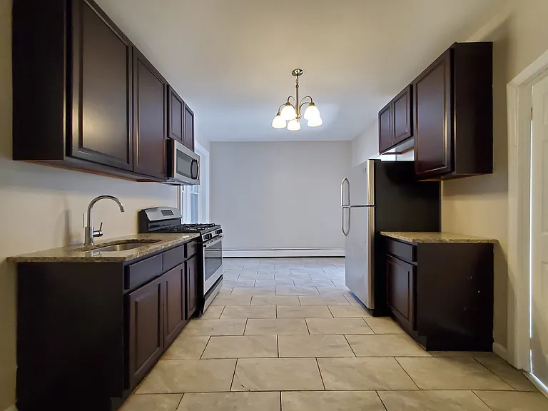 233 Fowler Ave #1E — Photo 2