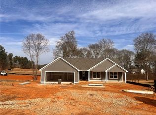 211 Rachel Ln, Hartwell, GA 30643