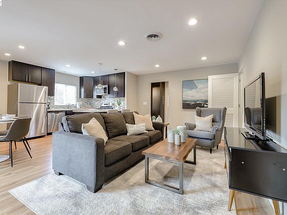 2nd image of 40 Casa Maria Ct APT D