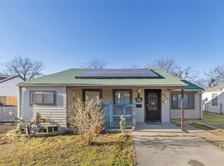 625 SE 12th St, Grand Prairie, TX 75051