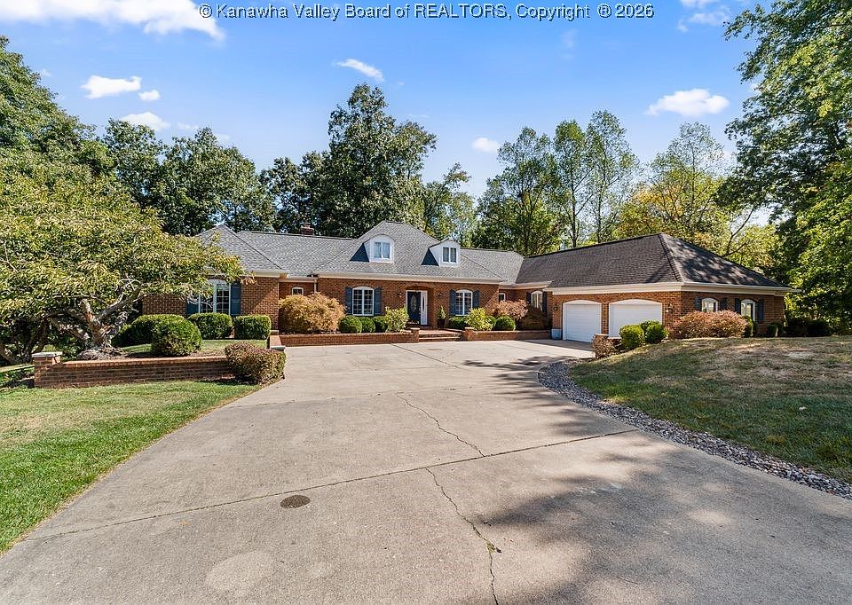1st image of 4 Briarcliff Dr
