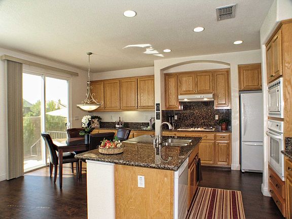 3rd image of 2146 Bailey Cir