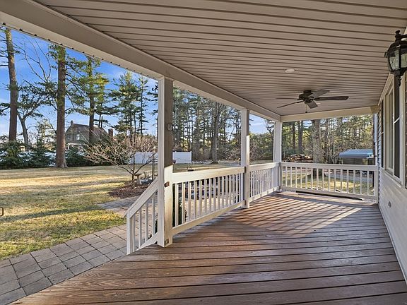 3rd image of 17 Meadowbrook Ln