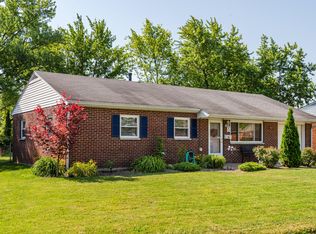 327 Lutz Dr, Englewood, OH 45322