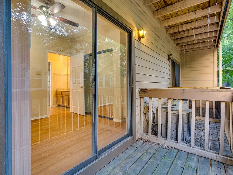 2210 Pearl St #203 — Photo 23
