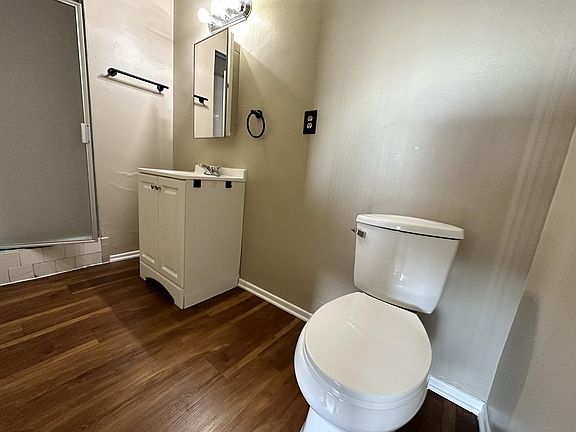 4th image of 888 N Palm Ave #14