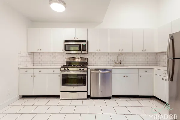 Rented by Mirador Real Estate | media 12