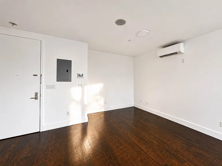 55 Stanhope St #3B — Photo 4