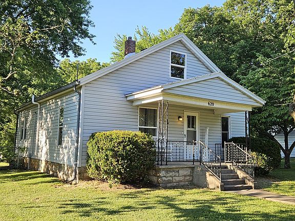 3rd image of 620 E Prairie Lane